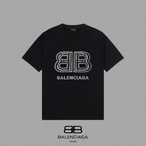 バレンシアガ Tシャツ