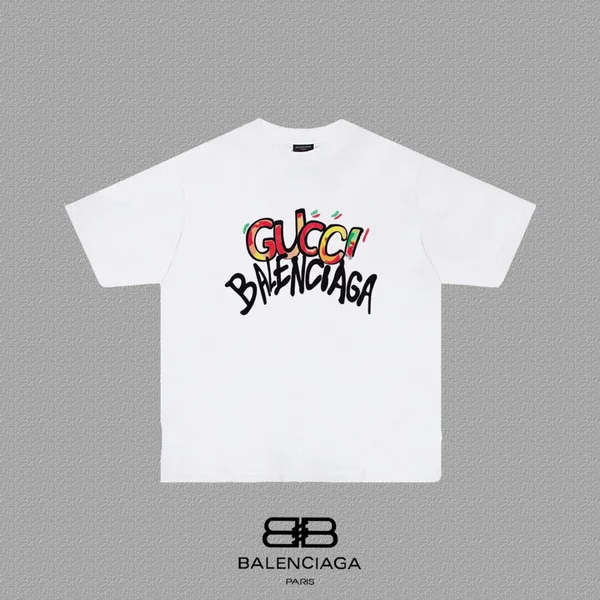 バレンシアガ Tシャツ