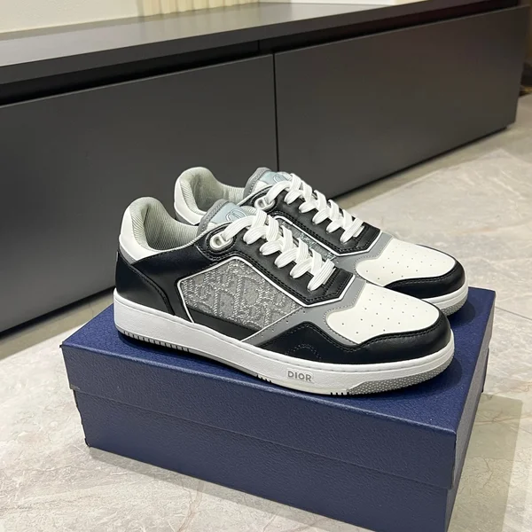 ディオール スニーカー