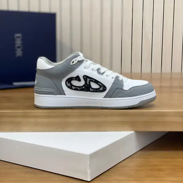 ディオール スニーカー