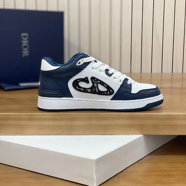 ディオール スニーカー