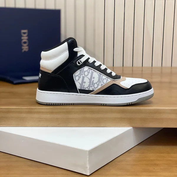 ディオール スニーカー