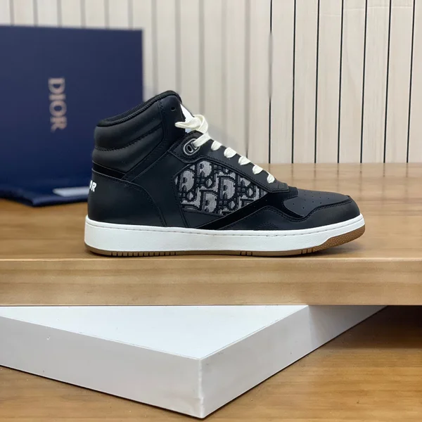 ディオール スニーカー