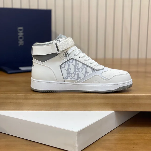 ディオール スニーカー