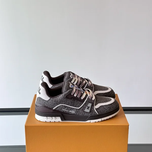 ルイヴィトン スニーカー