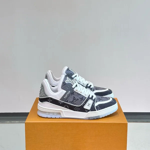 ルイヴィトン スニーカー