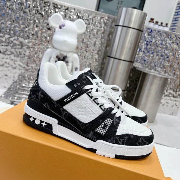 ルイヴィトン スニーカー