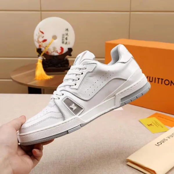 ルイヴィトン スニーカー