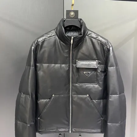 プラダ ダウンジャケット