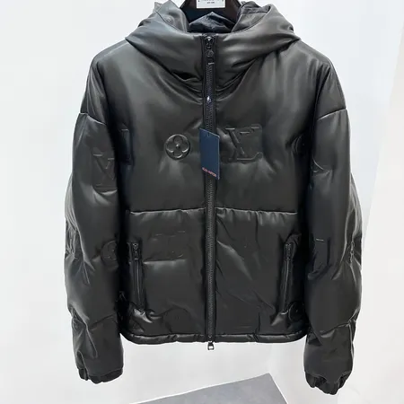 ルイヴィトン ダウンジャケット