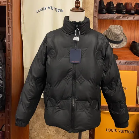 ルイヴィトン ダウンジャケット
