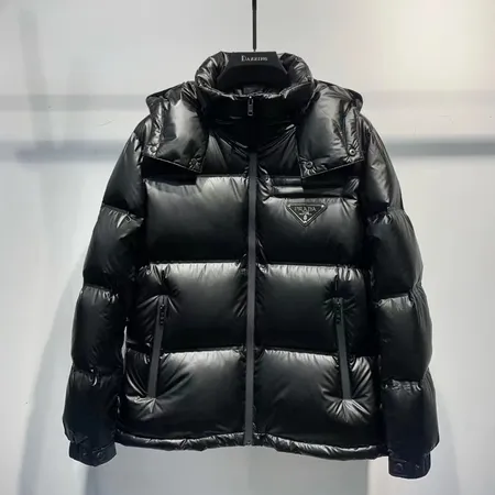 プラダ ダウンジャケット