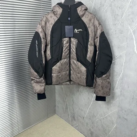 ルイヴィトン ダウンジャケット