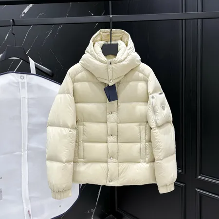 プラダ ダウンジャケット