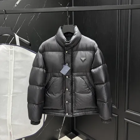 プラダ ダウンジャケット