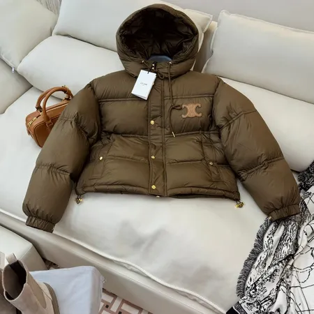 セリーヌ ダウンジャケット