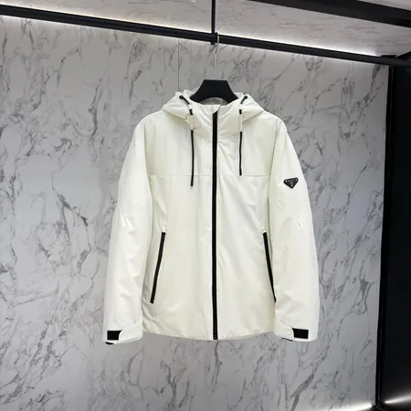 プラダ ダウンジャケット