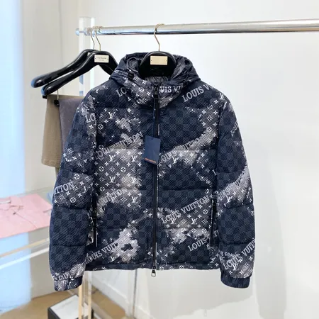 ルイヴィトン ダウンジャケット