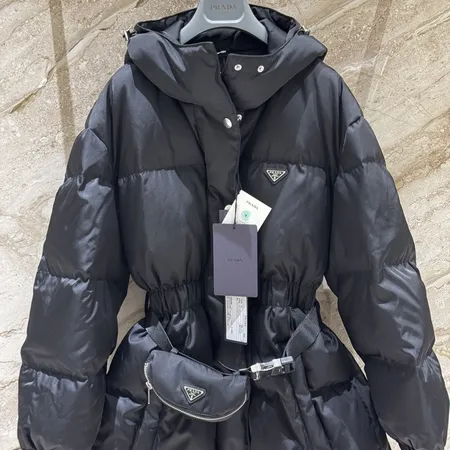 プラダ ダウンジャケット