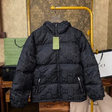 グッチ ダウンジャケット