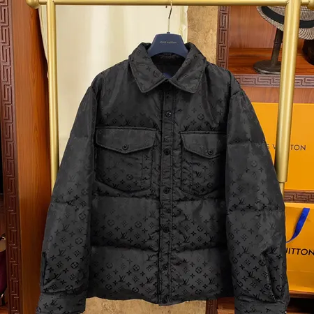 ルイヴィトン ダウンジャケット