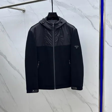 プラダ ダウンジャケット