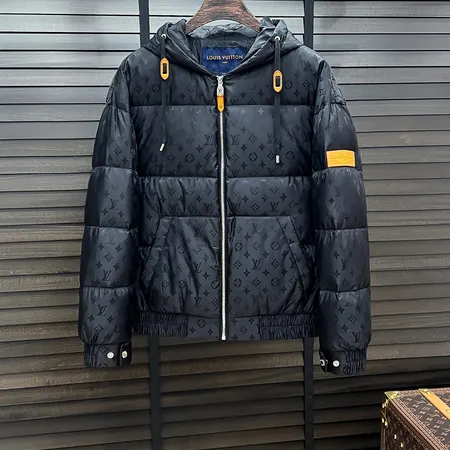 ルイヴィトン ダウンジャケット