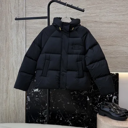 セリーヌ ダウンジャケット