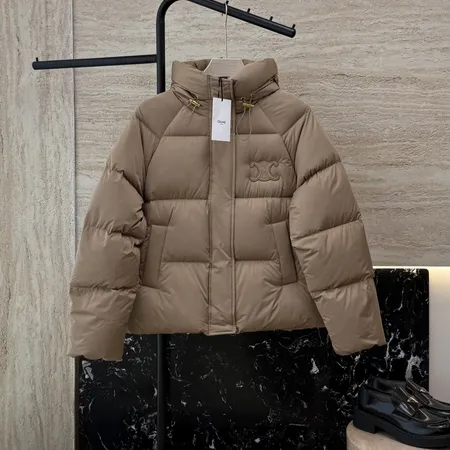 セリーヌ ダウンジャケット