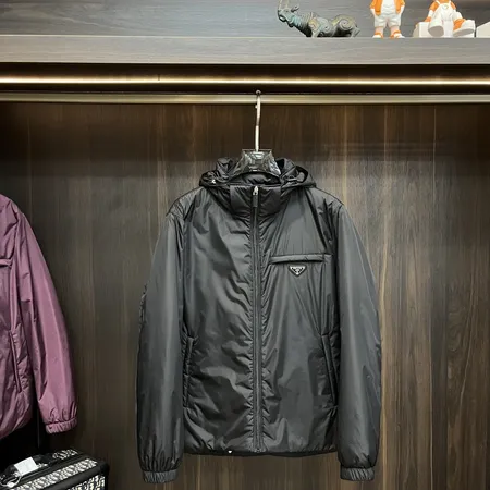 プラダ ダウンジャケット