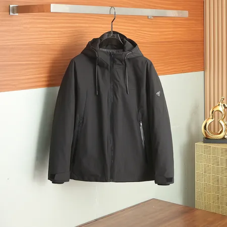 プラダ ダウンジャケット