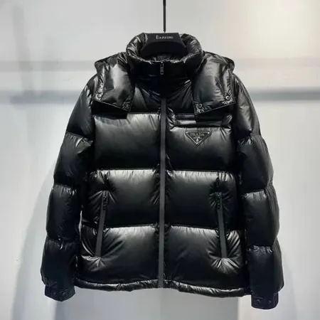 プラダ ダウンジャケット
