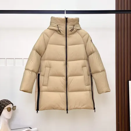 プラダ ダウンジャケット