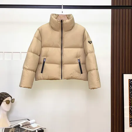 プラダ ダウンジャケット