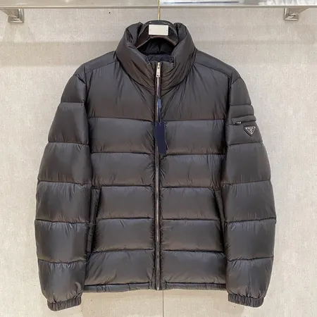 プラダ ダウンジャケット