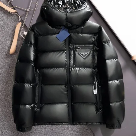 プラダ ダウンジャケット