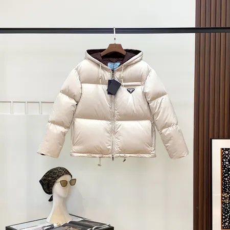 プラダ ダウンジャケット