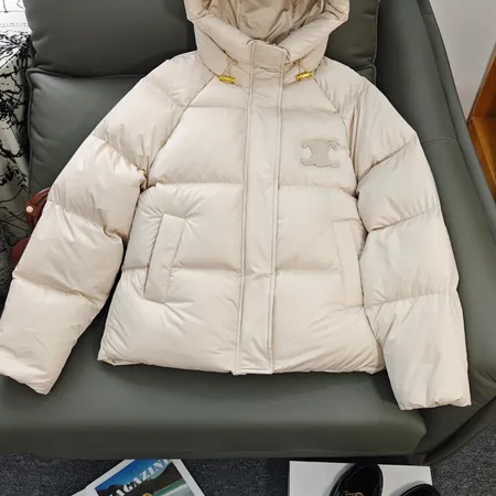 セリーヌ ダウンジャケット
