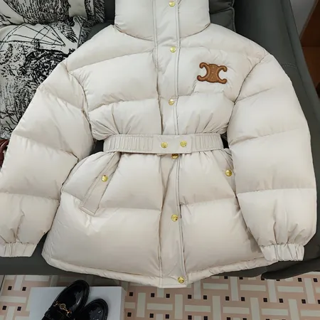 セリーヌ ダウンジャケット