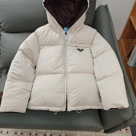 プラダ ダウンジャケット