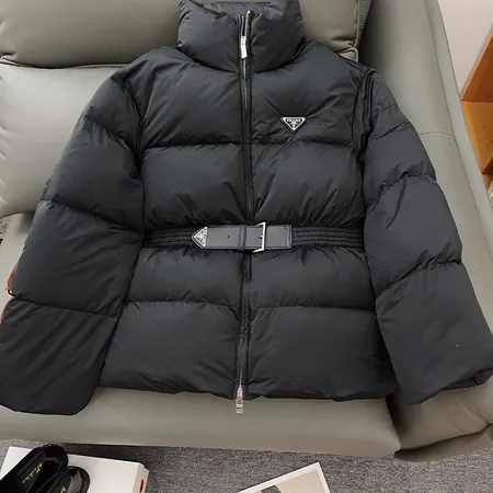 プラダ ダウンジャケット