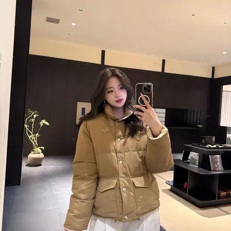 プラダ ダウンジャケット