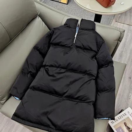 プラダ ダウンジャケット