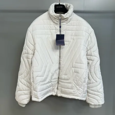 ルイヴィトン ダウンジャケット