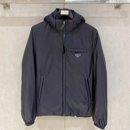 プラダ ダウンジャケット