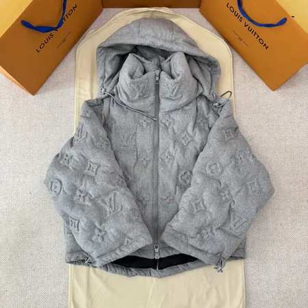 ルイヴィトン ダウンジャケット
