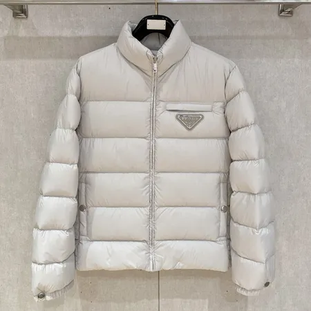 プラダ ダウンジャケット
