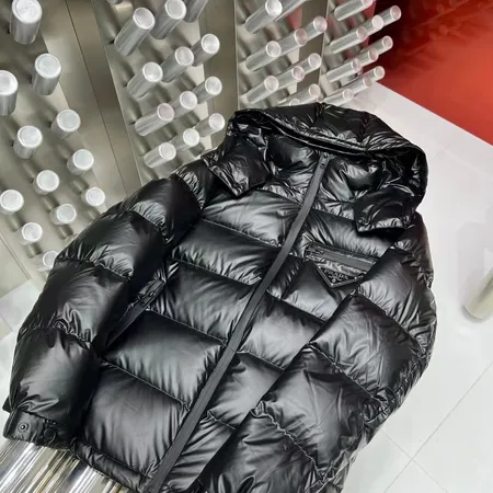 プラダ ダウンジャケット