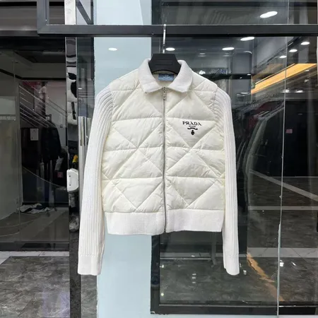プラダ ダウンジャケット