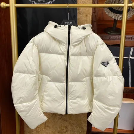プラダ ダウンジャケット